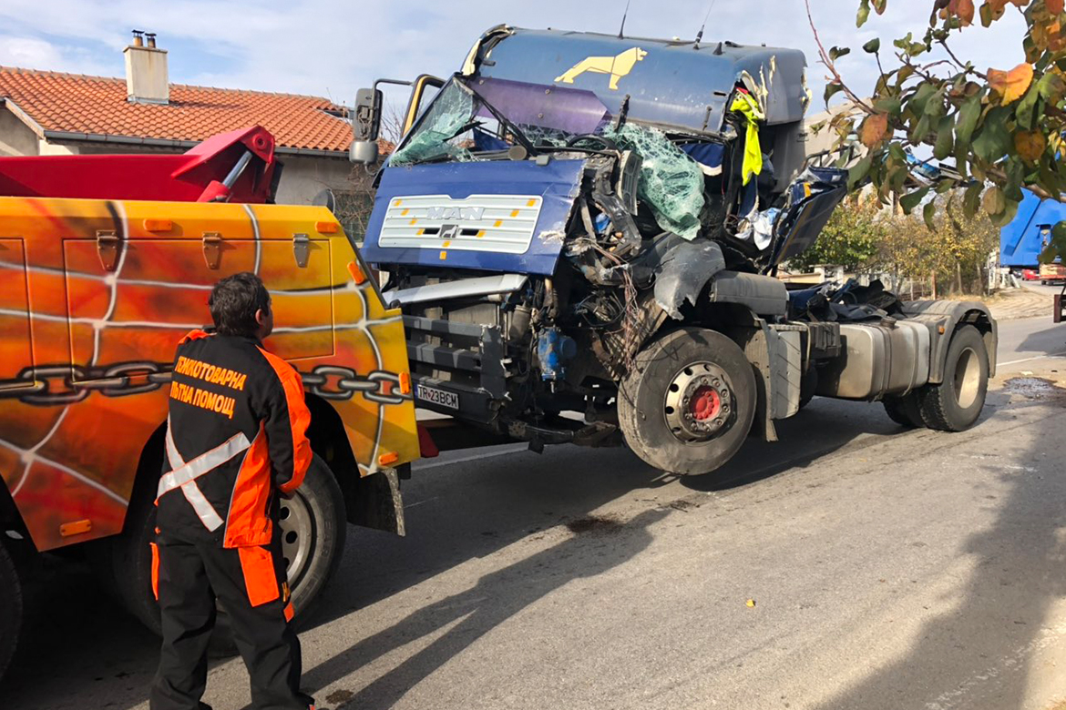 Репатриран камион след тежка катастрофа 